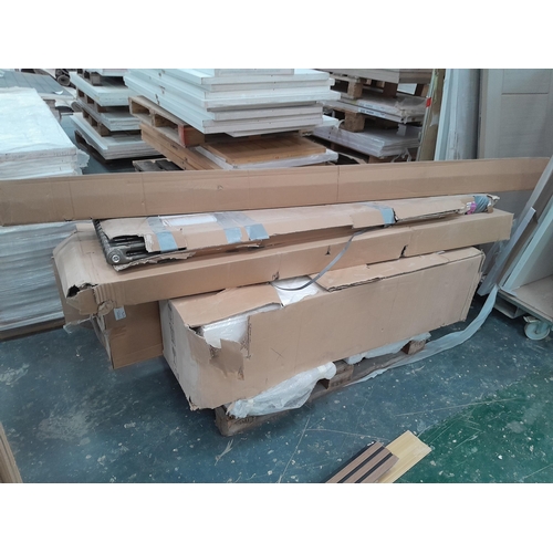 7 - Thirteen pallets holding approximately 260 exterior doors in total. Manufacturers include Howdens, I... 