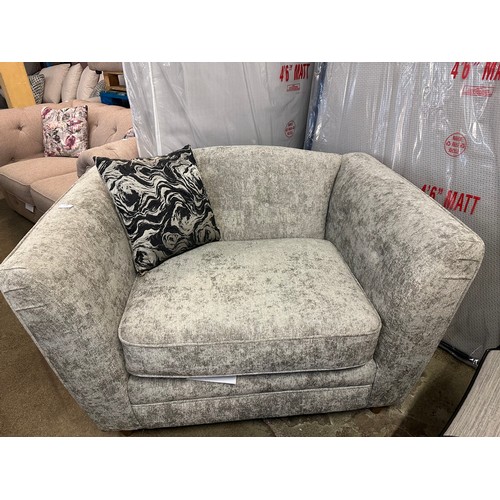 1534 - Silver velvet upholstered loveseat