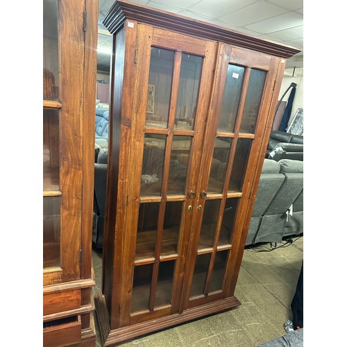 1560 - A large hardwood display cabinet/bookcase