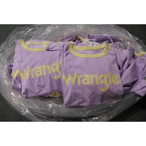 3006 - Quantity of women's violet Wrangler T-shirts, mixed size * this lot is subject to VAT