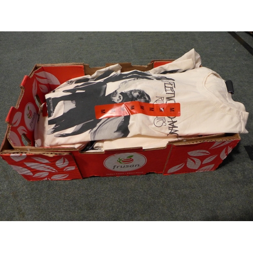 3012 - Quantity of women's Fleetwood Mac T-shirts - mixed size * this lot is subject to VAT