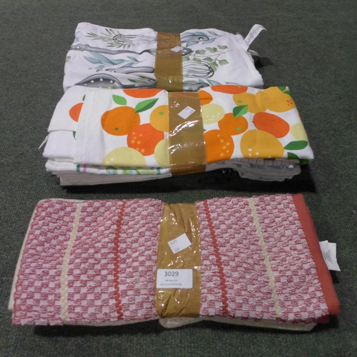 3029 - Qty Of Kitchen Towels    (326-241,280,281) This lot is subject to vat