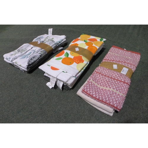 3029 - Qty Of Kitchen Towels    (326-241,280,281) This lot is subject to vat