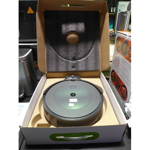 3030 - Roomba I3 Irobot Vacuum Cleaner - This lot requires a UK adaptor, Original RRP £178 + VAT  (326-260)... 