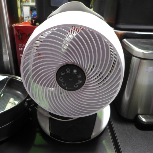 3033 - Meaco Air Circulator Fan With Remote  - This lot requires a UK adaptor  (326-236) This lot is subjec... 