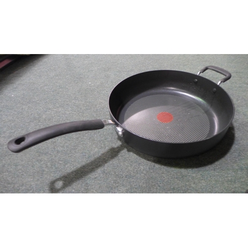 3034 - 2 x 4.7L Tefal Deep Saute Pans - (One Lid)   (326-44,235) This lot is subject to vat