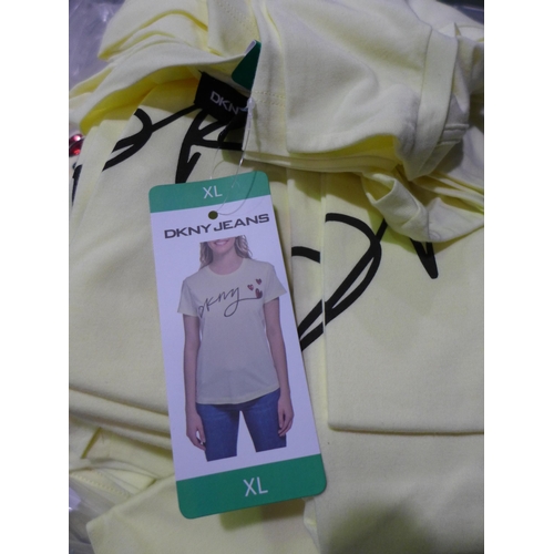 3048 - Quantity of women's lemon DKNY T-shirts - mixed size * this lot is subject to VAT