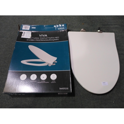 3050 - Soft Close Toilet Seat  (326-49) This lot is subject to vat