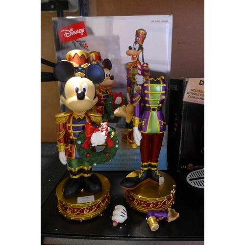 3056 - Disney Nutcrackers - Damaged   (326-57) This lot is subject to vat