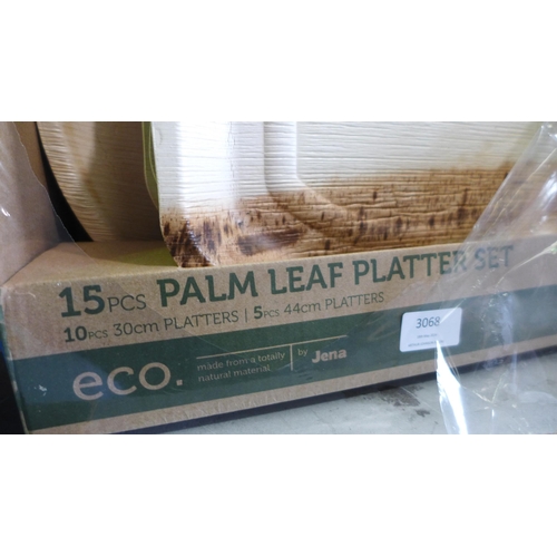 3068 - Artificial Palm Leaf Eco Platter Set (326-21,133) This lot is subject to vat