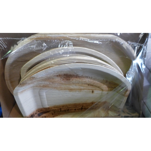 3068 - Artificial Palm Leaf Eco Platter Set (326-21,133) This lot is subject to vat