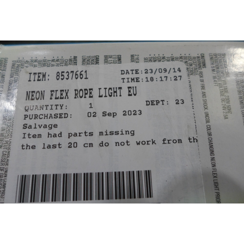 3082 - 800Tc Egyptian Single Bed Sheet And Neon Flex Rope Light    - This lot requires a UK adaptor    (326... 