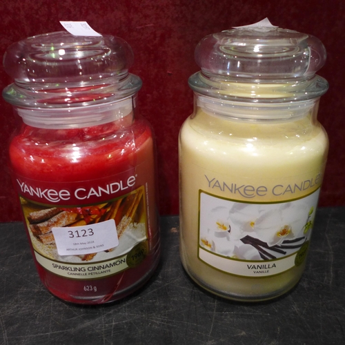 3123 - 2pc Yankee Candle Pack  (326-115) This lot is subject to vat