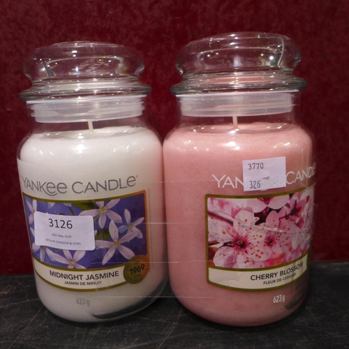 3126 - 2Pc Yankee Candle Pack  (326-401) This lot is subject to vat