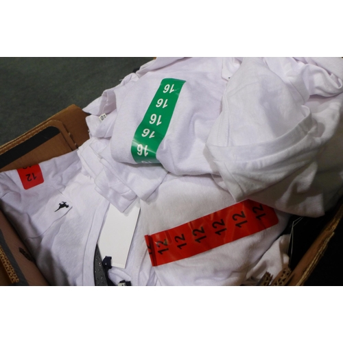 3214 - Quantity of women's Jack Wills white T-shirts - mixed size * this lot is subject to VAT