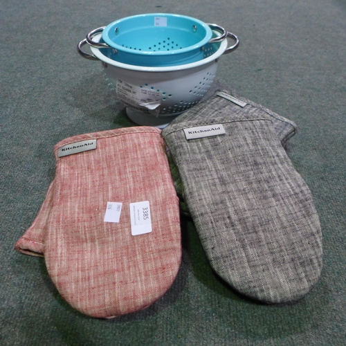 3385 - 3pc Miu Colander Set And Kitchen Aid Mitt Set   (326-461,470) This lot is subject to vat