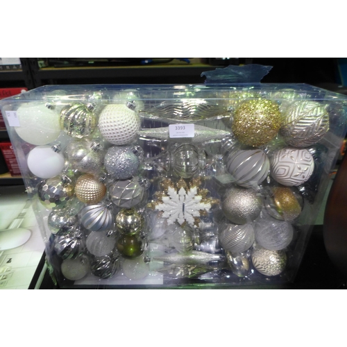 3393 - Festive Ornaments Pack  (326-463) This lot is subject to vat