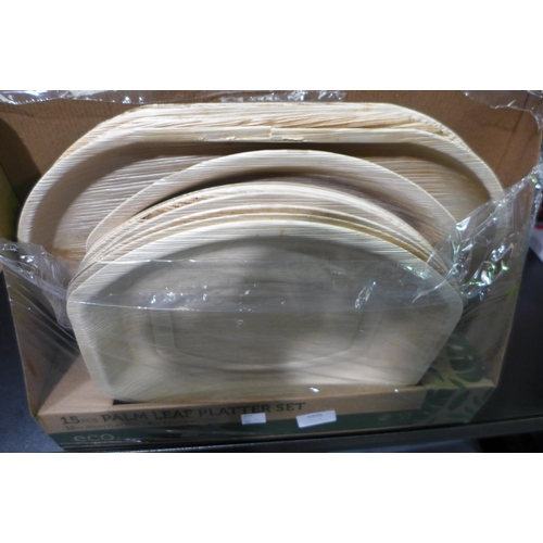 3406 - Eco Artificial Palm Leaf Platter Set  (326-20) This lot is subject to vat