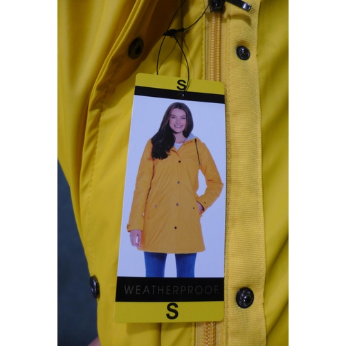 3432 - Three women's weatherproof hooded coats - mixed size and colour * this lot is subject to VAT