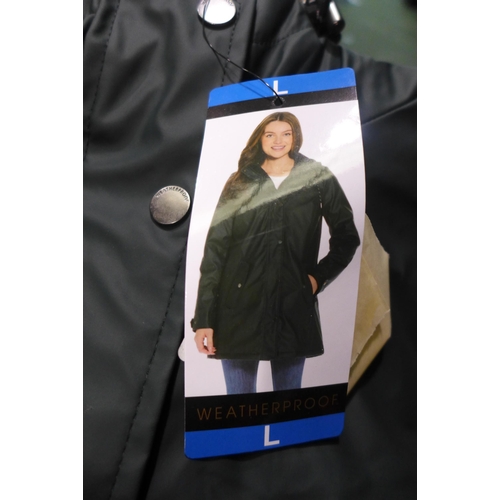 3432 - Three women's weatherproof hooded coats - mixed size and colour * this lot is subject to VAT