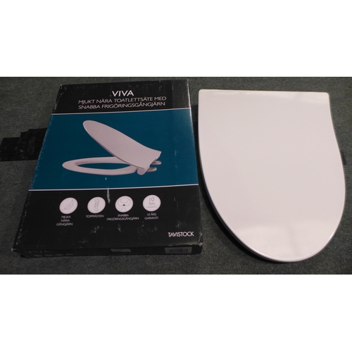 3449 - Soft Close Toilet Seat   (326-361) This lot is subject to vat