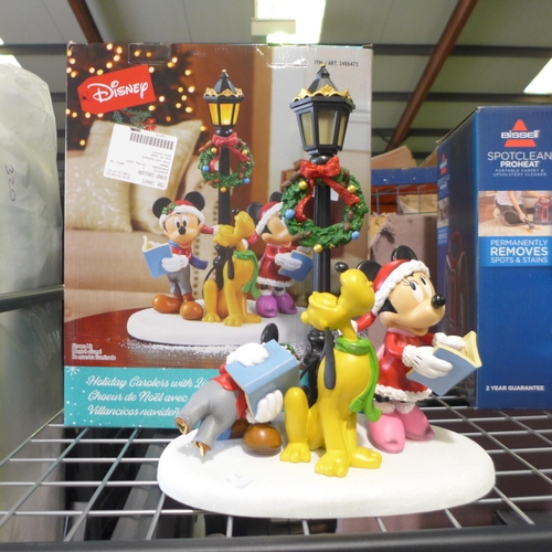 3471 - Disney Carollers - Damaged - This lot requires a UK adaptor  (326-174) This lot is subject to vat