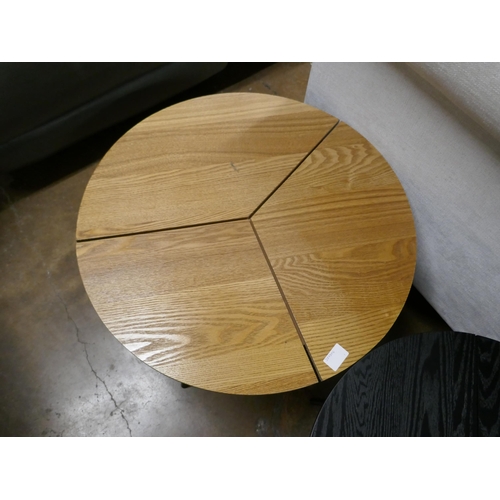 1384 - Two Rodi contrasting coffee/lamp tables