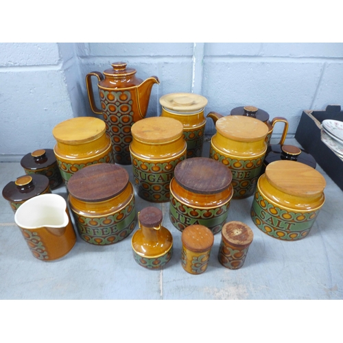 1024 - A collection of Hornsea Bronte teawares and storage jars **PLEASE NOTE THIS LOT IS NOT ELIGIBLE FOR ... 