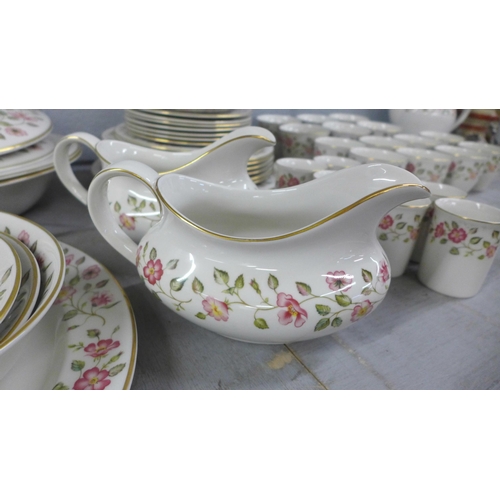 1025 - Royal Doulton Woodland Rose dinner and tea service **PLEASE NOTE THIS LOT IS NOT ELIGIBLE FOR IN-HOU... 