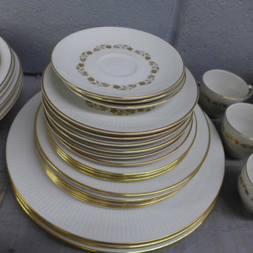 1032 - Royal Doulton Fairfax dinner and tea service **PLEASE NOTE THIS LOT IS NOT ELIGIBLE FOR IN-HOUSE POS... 