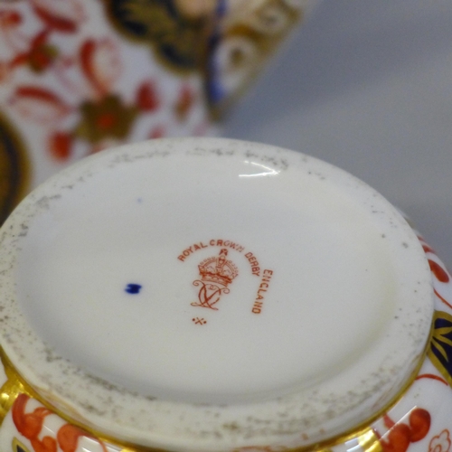 653 - A circa 1880s Derby 1384 Imari teapot and a later Royal Crown Derby sucrier (teapot lid may possibly... 