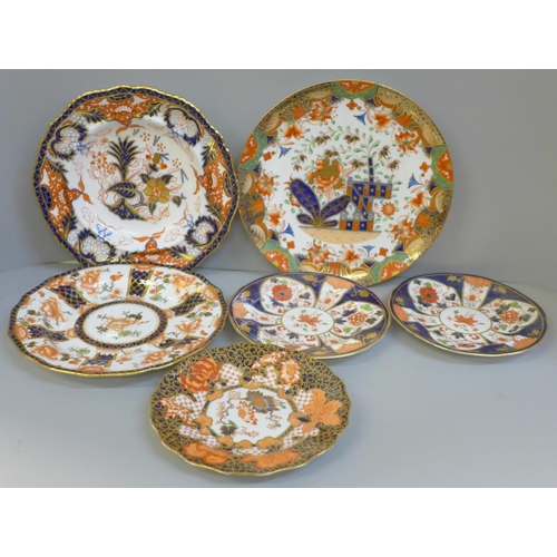 673 - A 19th Century Copeland Imari cabinet plate, soup bowl, a pair of Royal Crown Derby 6041 Imari tea p... 