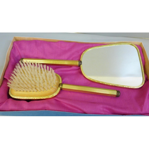 678 - A Beatles mirror and brush set, boxed