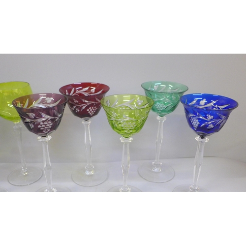 681 - Two sets of wine/hock glasses with coloured glass bowls (4 + 5)