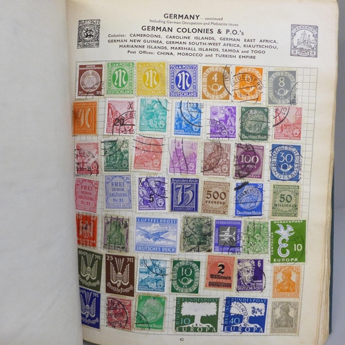 685 - Worldwide stamps collection in two albums