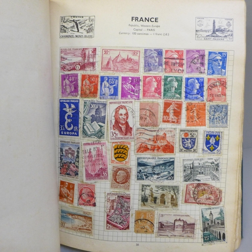 685 - Worldwide stamps collection in two albums