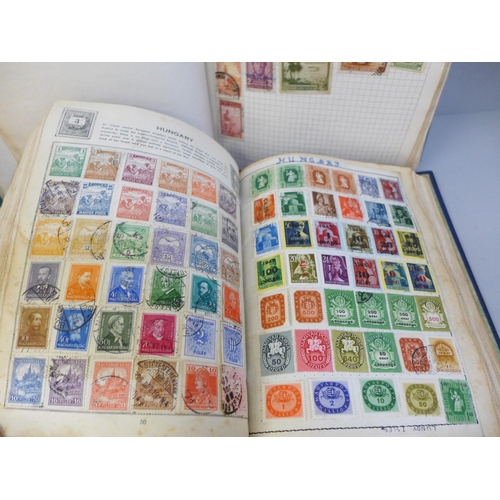 685 - Worldwide stamps collection in two albums