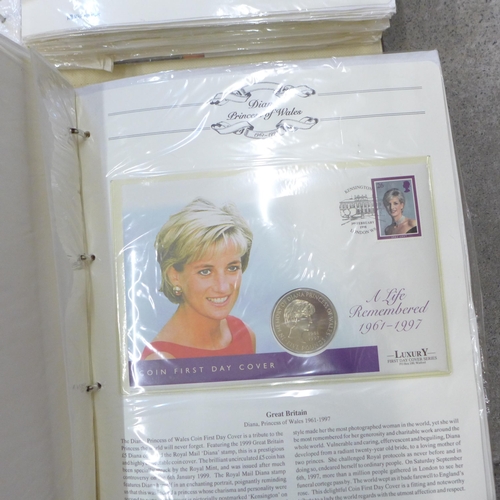 711 - A collection of Diana Princess of Wales and The Royal Family coin covers, first day covers, commemor... 