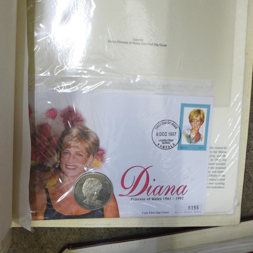 711 - A collection of Diana Princess of Wales and The Royal Family coin covers, first day covers, commemor... 