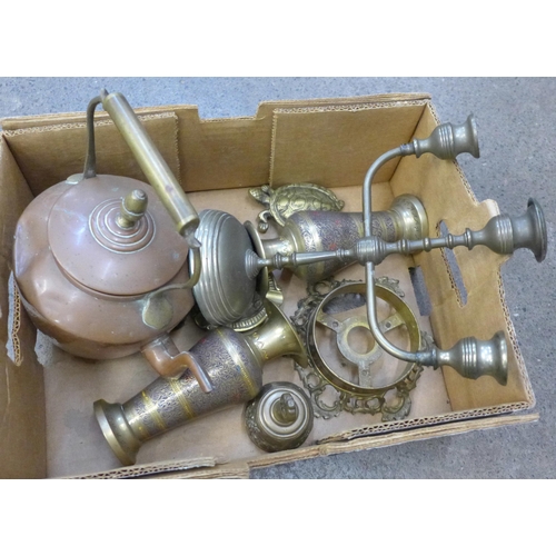 715 - Assorted brassware