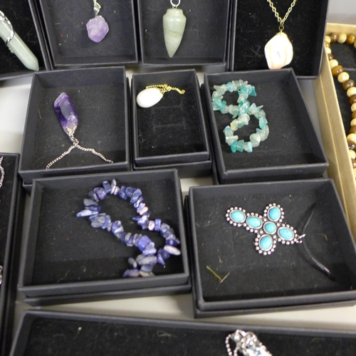 741 - Semi-precious stone jewellery