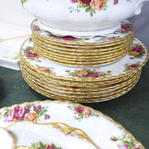 761 - Royal Albert Old Country Roses dinner wares including two vegetable dishes and covers, eight dinner ... 