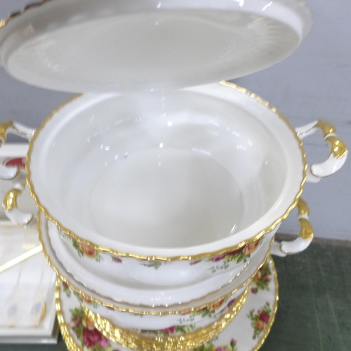 761 - Royal Albert Old Country Roses dinner wares including two vegetable dishes and covers, eight dinner ... 