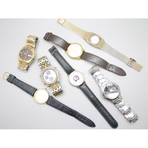 804 - Seven gentleman's wristwatches including Seiko and Accurist