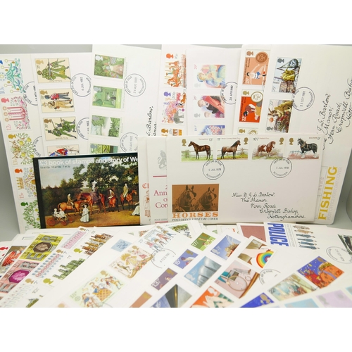 840 - A collection of 1970s and 80s first day covers (59)