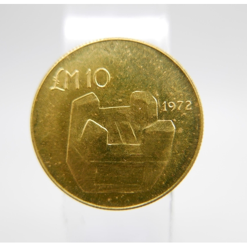917 - A 1972 Malta 10 Lira gold coin, 6g
