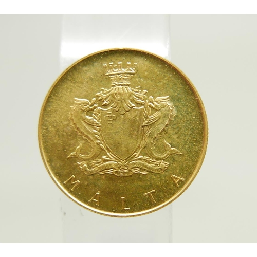 919 - A 1972 Malta 10 Lira gold coin, 6g