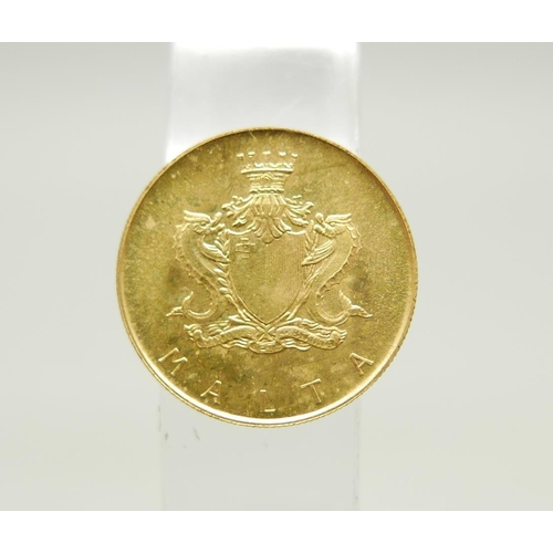 924 - A 1972 Malta 10 Lira gold coin, 6g