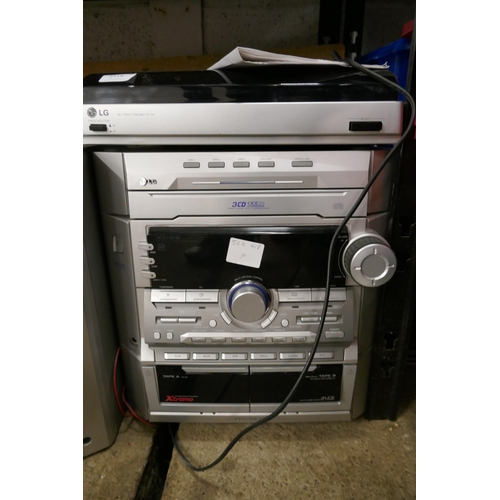 2119 - A quantity of LG stereo equipment including an LG 16 bit dual converter (FFH5670AD), a LG belt drive... 