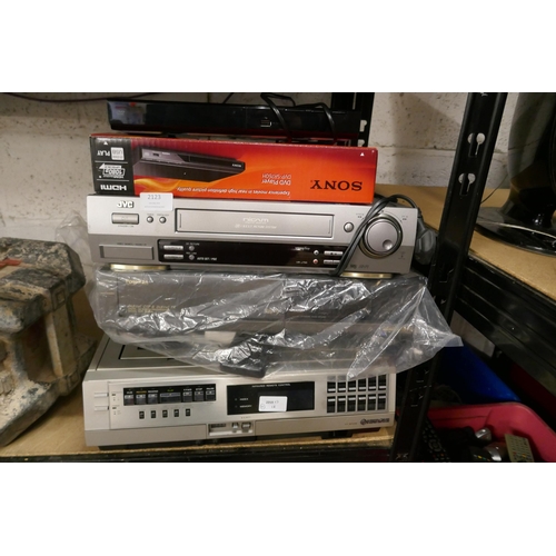 2123 - Three VHS video players/recorders including Hitachi VT-8700E, Toshiba V-611B, JVC HR-J755EK, all wit... 